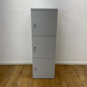 Grey Three Door Locker <br> U-LS-3D-GR-04