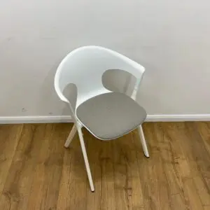 allermuir axyl white and cream reception chair