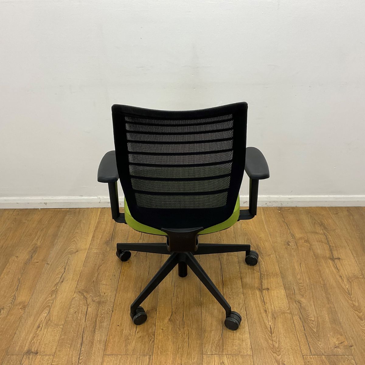 Senator Fuse Green Mesh Operator Chair U-MO-SE-G-01 | ORS UK